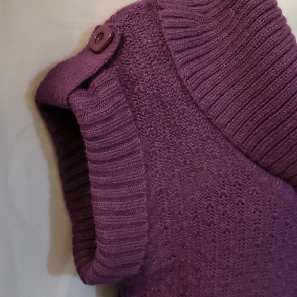 π3/$40πCowl Purple Sweater - Picture 3 of 3